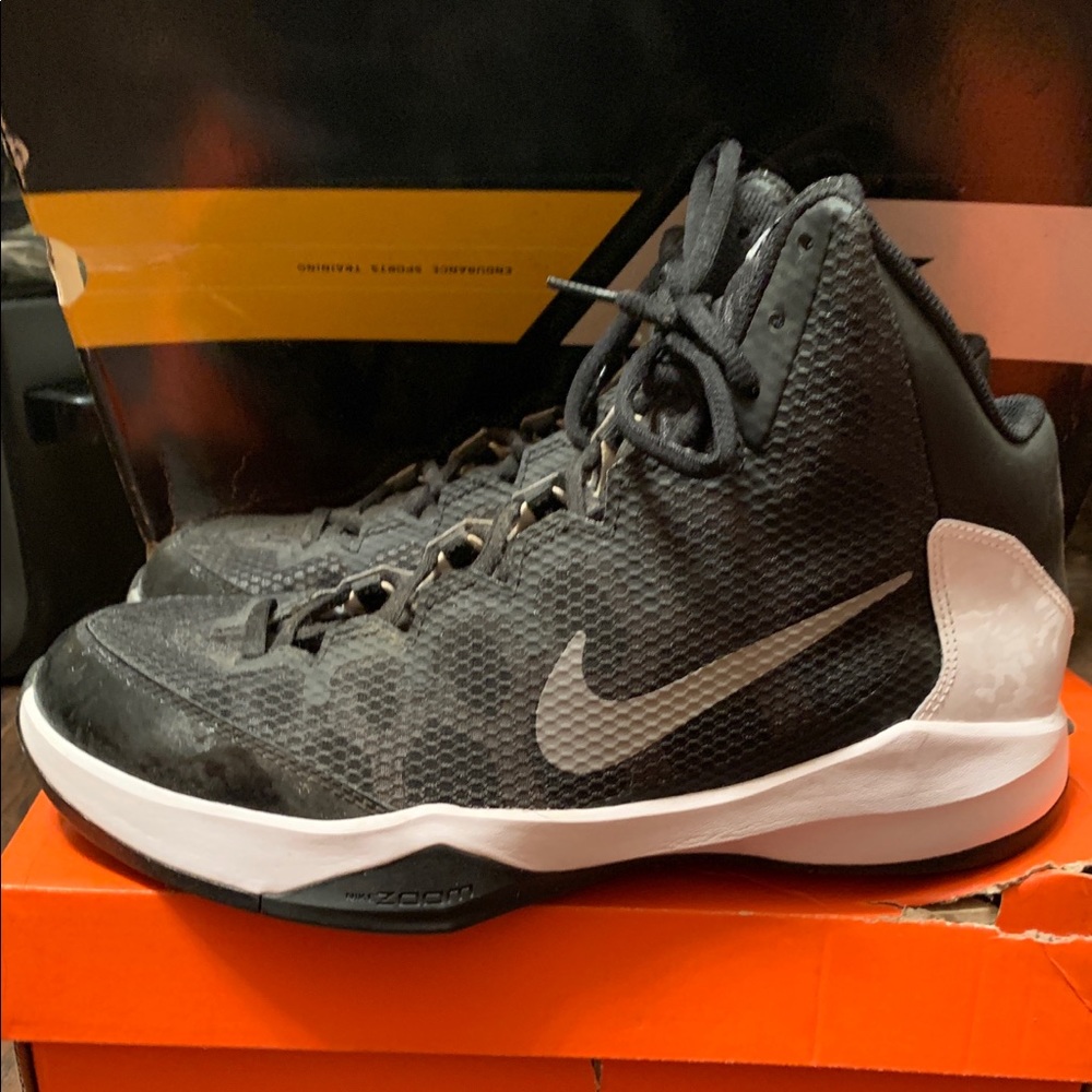 Nike Zoom Without a Doubt Sneakers